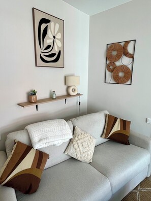 Living area - Lovely renovated studio by the sea (menton)