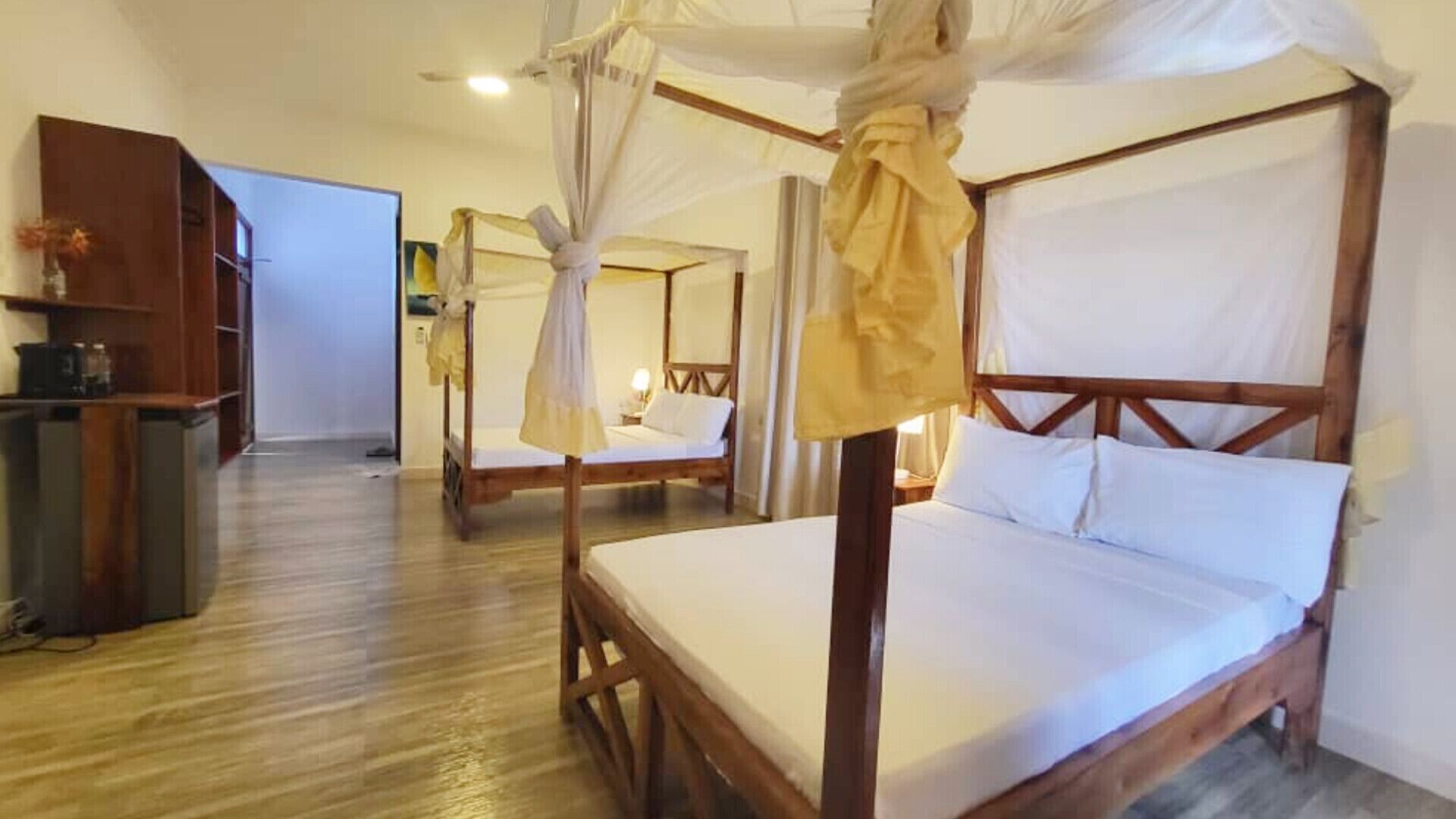Chambre Supérieure Double ou avec lits jumeaux, balcon, vue piscine | Literie hypoallergénique, minibar, décoration personnalisée, bureau