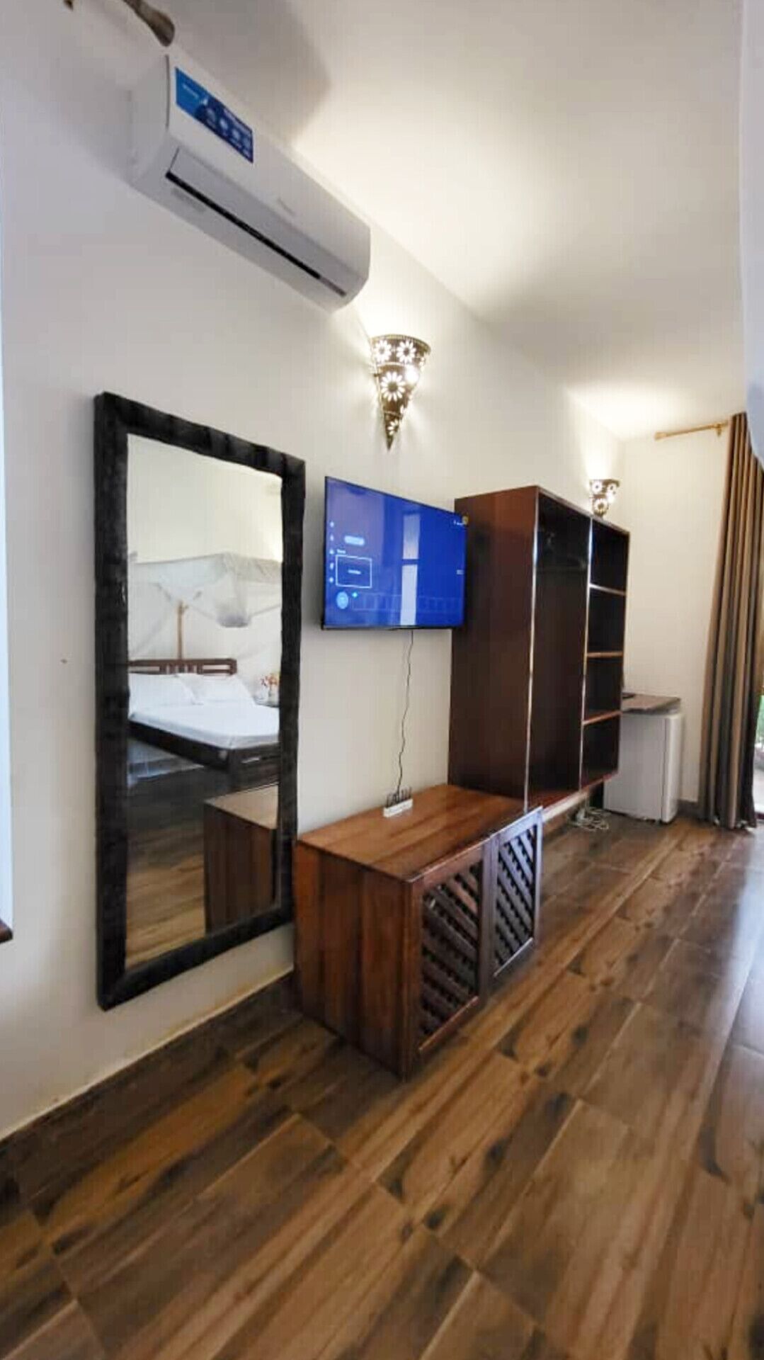Tripla Deluxe, balcone, vista piscina | Interni