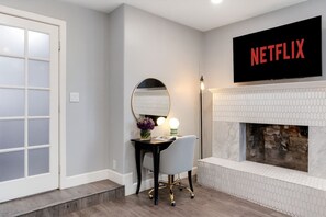 Lobby - Two-Private Units/Sleep 9/Pool&Spa/Parking/AC (San Diego)