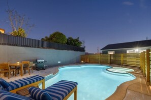 Pool - Two-Private Units/Sleep 9/Pool&Spa/Parking/AC (San Diego)