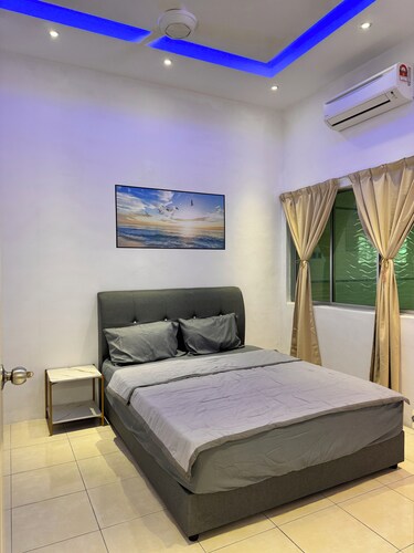 Howie Home near Ipoh Airport and Sam Poh Tong Temple and AEON Mall Station 18.