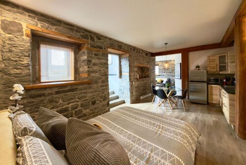 Charm & Prime Location | Downtown Loft