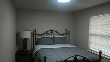 Iron/ironing board, WiFi, bed sheets