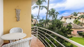 Apartment, 1 Bedroom, Balcony, Garden View | Balcony