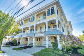 Exterior - Wildwood Beach House-Rooftop Views (Wildwood)