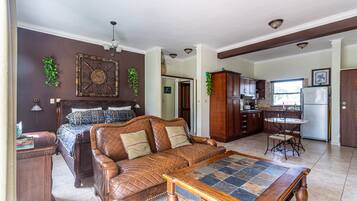 Apartment, 1 Bedroom, Balcony, Garden View | Living room