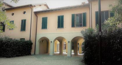 Room for a quiet stay on the outskirts of Milan