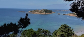 Veritable Longére in the heart of the forest 5 minutes from the beach and all amenities