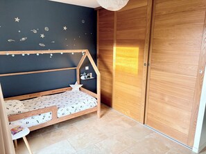 Iron/ironing board, free WiFi, wheelchair access - Vrbo Property (Ceyreste)