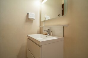 Deluxe Room | Bathroom - Kinich King Suite (Holbox)