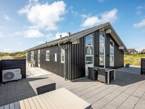 Outdoor dining - "Tume" - 250m from the sea by Interhome (Ringkøbing)
