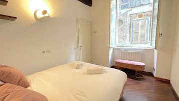 Apartment, 2 Bedrooms | Desk, blackout drapes, soundproofing, free WiFi