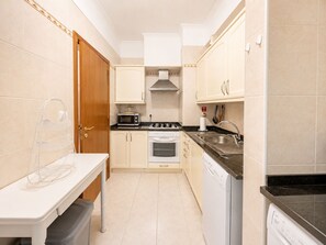 Private kitchen - Pérola Apartments (Caniço)