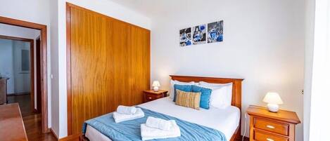 2 Schlafzimmer, Bügeleisen/Bügelbrett, WLAN, Bettwäsche