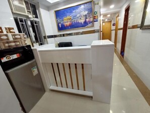 Basic Studio | Lobby - Ashoka Hostel 16F (Kowloon)