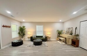 Living area - Enjoy a relaxing 2-bedroom house in charming Rome (Rome)