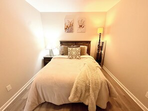Room - Enjoy a relaxing 2-bedroom house in charming Rome (Rome)