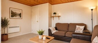 Luxe Retreat w/ Sea Views - Hunters Quay - Garden