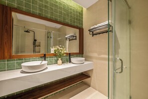 Luxury Villa, 4 Bedrooms, Bathtub | Bathroom | Free toiletries, hair dryer, towels, soap - The Sage Villa - 5BR Mini Pool and Sauna (An Hai)