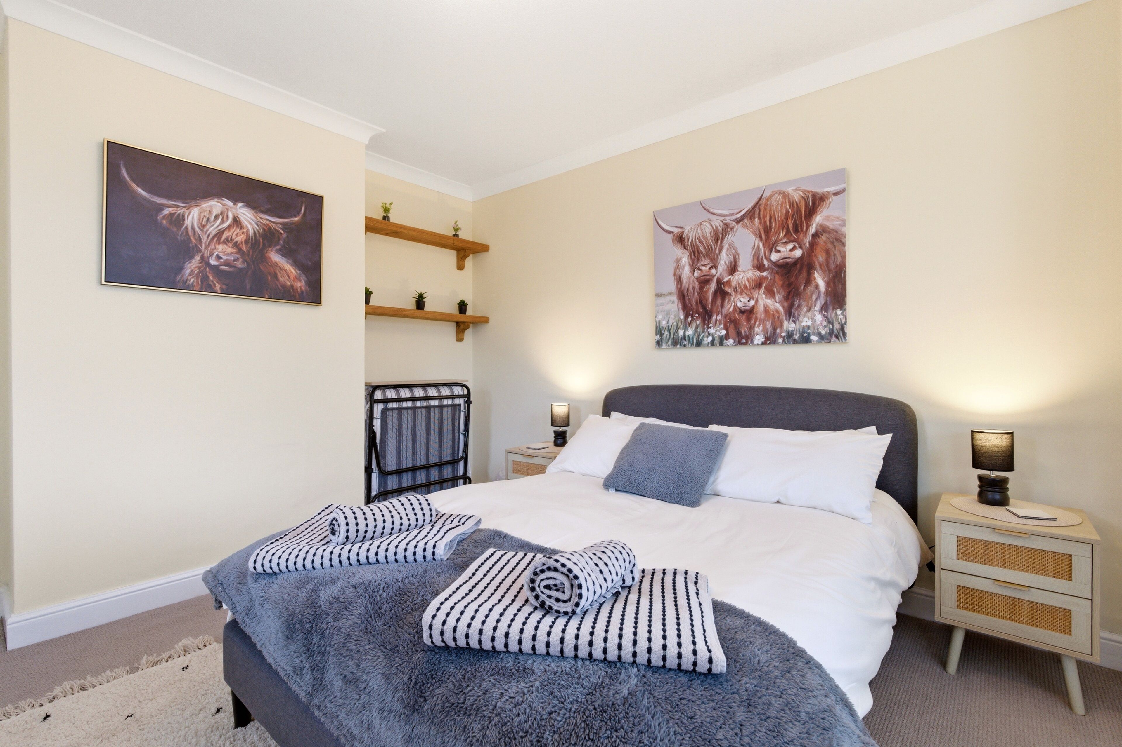 3 bedrooms, desk, iron/ironing board, free WiFi