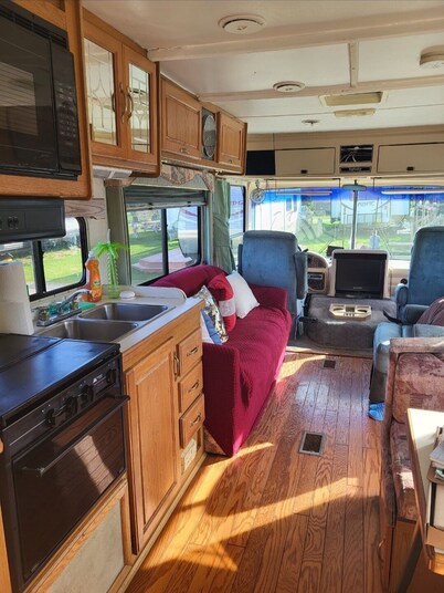 Beautiful motorhome, great for someone with kids or just a casual stay.