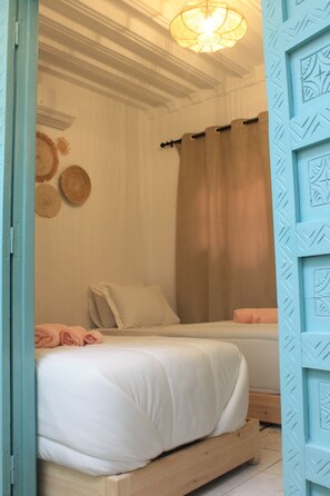 Iron/ironing board, WiFi, bed sheets - 3 Bedroom Riad in Secure Residence: Pool, AC & Free Parking - Family Friendly! (Marrakech)