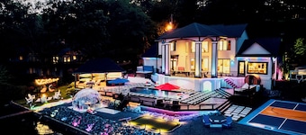 The Superstar | Waterfront Pool & Pickleball