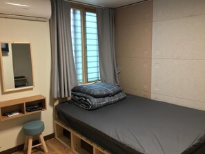 Basic Studio - Family House Hongdae (Seoul)