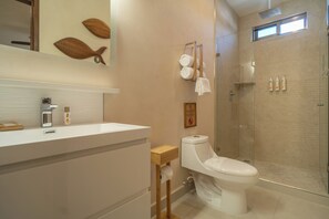 Deluxe Room | Bathroom - Chaac King Suite (Holbox)