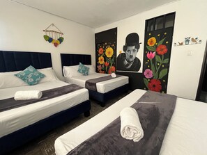 Room - Spacious house for groups close to the Dog Park+Wifi+Excellent location (Cali)
