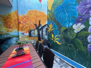 Dining - Spacious house for groups close to the Dog Park+Wifi+Excellent location (Cali)