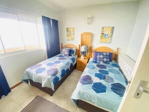 3 bedrooms - Amanzimtoti Beach Accommodation (aManzimtoti)