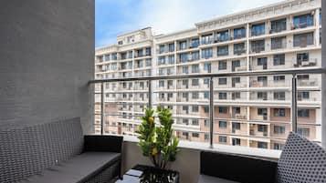 Apartamento superluxo, sacada, vista para o pátio | Sacada