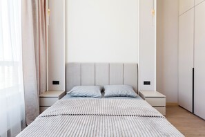Apartamento Confort, cocina, vistas al patio | Cortinas opacas, tabla de planchar con plancha, cunas (de pago)