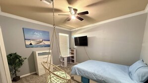 Unclassified image, 3 of 32, button - Hill Country Oasis - Spacious 4-bedroom house in charming San Antonio with AC (San Antonio)