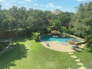 Pool - Hill Country Oasis - Spacious 4-bedroom house in charming San Antonio with AC (San Antonio)