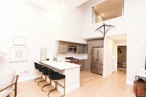 Private kitchen - Logan Circle Loft | Rooftop Deck & City Views (Washington)