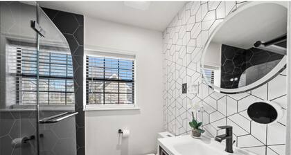 Modern comfort in the Heart of Atlanta. Ideal for Getaways.