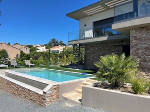 Pool - Vrbo Property (Saint-Raphaël)