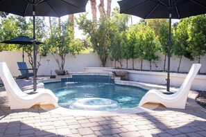 Piscine extérieure, piscine chauffée