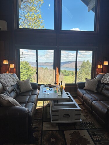 Cloud Wine Canandaigua- Hot tub & Lake Views in FLX Wine Country