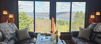 Cloud Wine Canandaigua- Hot tub & Lake Views in FLX Wine Country