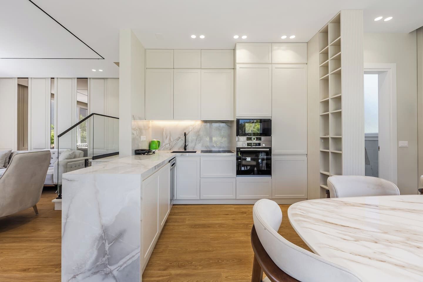 Refrigerador, microondas, horno, placa de cocina