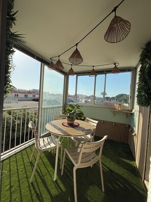 Dining - Vrbo Property (Le Grau-du-Roi)