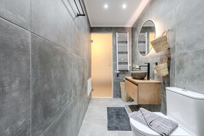 Phòng tắm