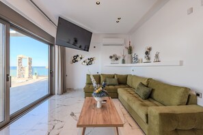 TV - Elmar Bay Beachfront luxury Villa in Hersonissos (Limenas Chersonisoy)