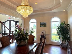 Dining - Cozy Lakefront 1 BR 1 Full Bath w/ Private Island Access & Breakfast Included (Purcellville)