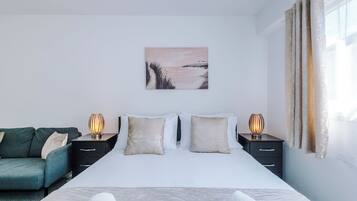 Iron/ironing board, free WiFi, bed sheets
