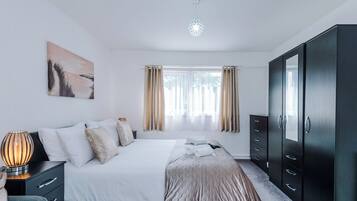 Iron/ironing board, free WiFi, bed sheets